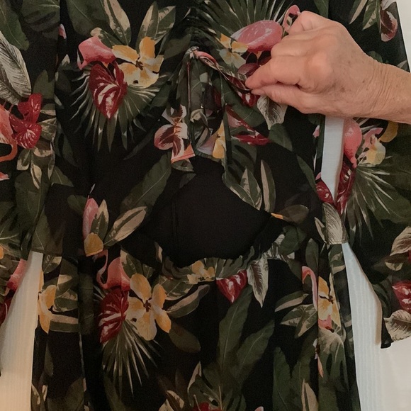 Women’s Sam Edelman Long Trumpet Sleeve Dress in Tropical Flamingo Design - Picture 6 of 9